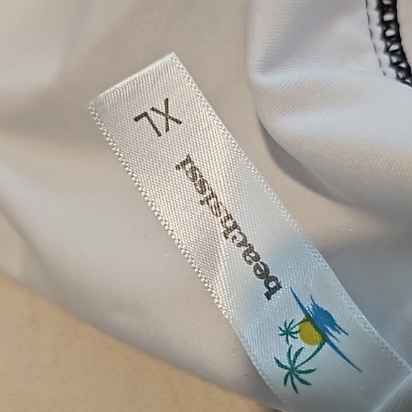 Beachsissi Bathing Suit Top - Picture 9 of 11